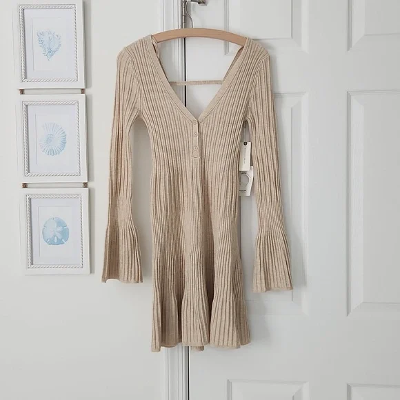 white midi dress knit White Ribbed Knit Long Sleeves Dress Medium